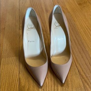 Nude Christian Louboutin Pumps